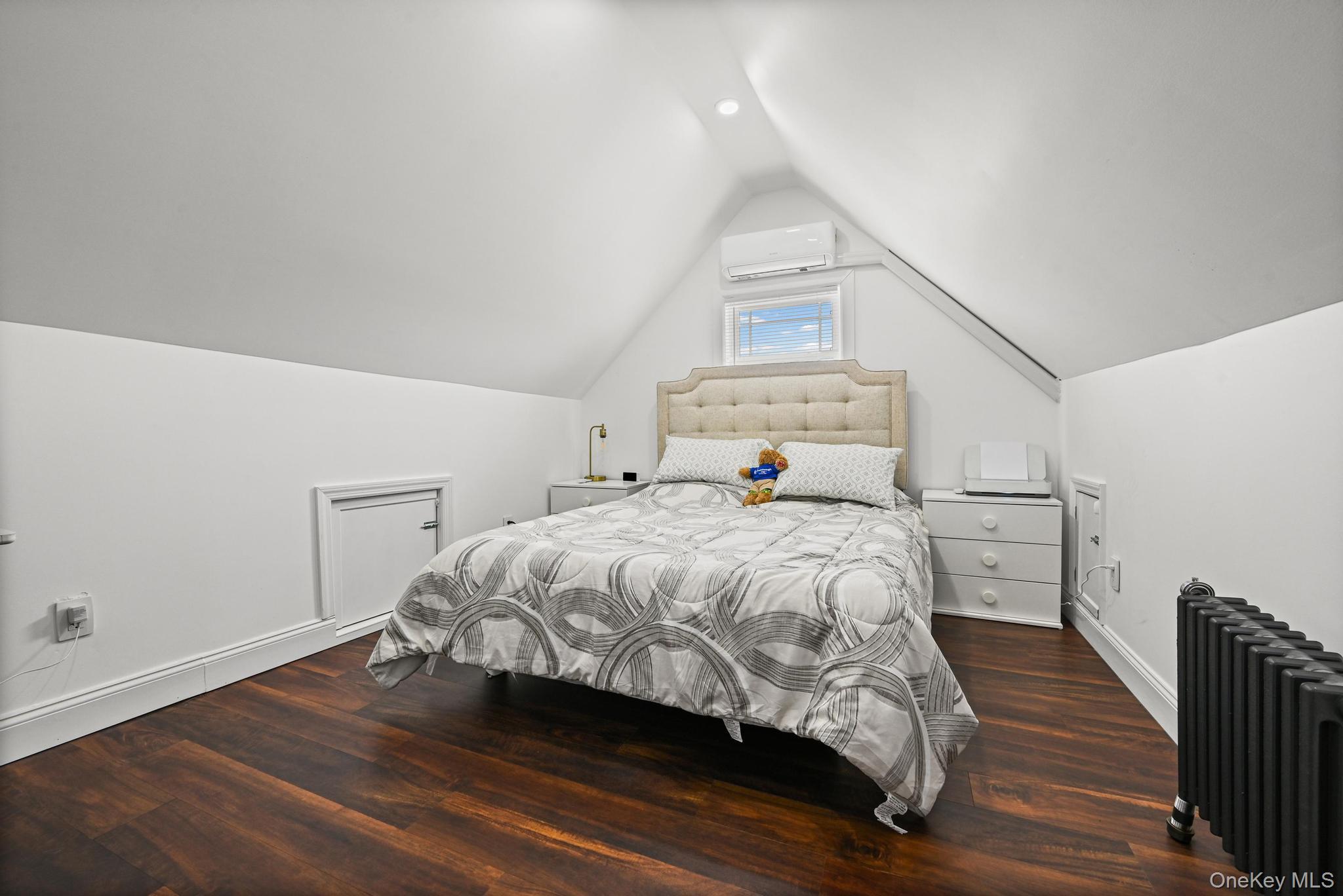 6 Dubonnet Road Valley Stream, NY 11581 - Photo 17 of 27 Additional living space