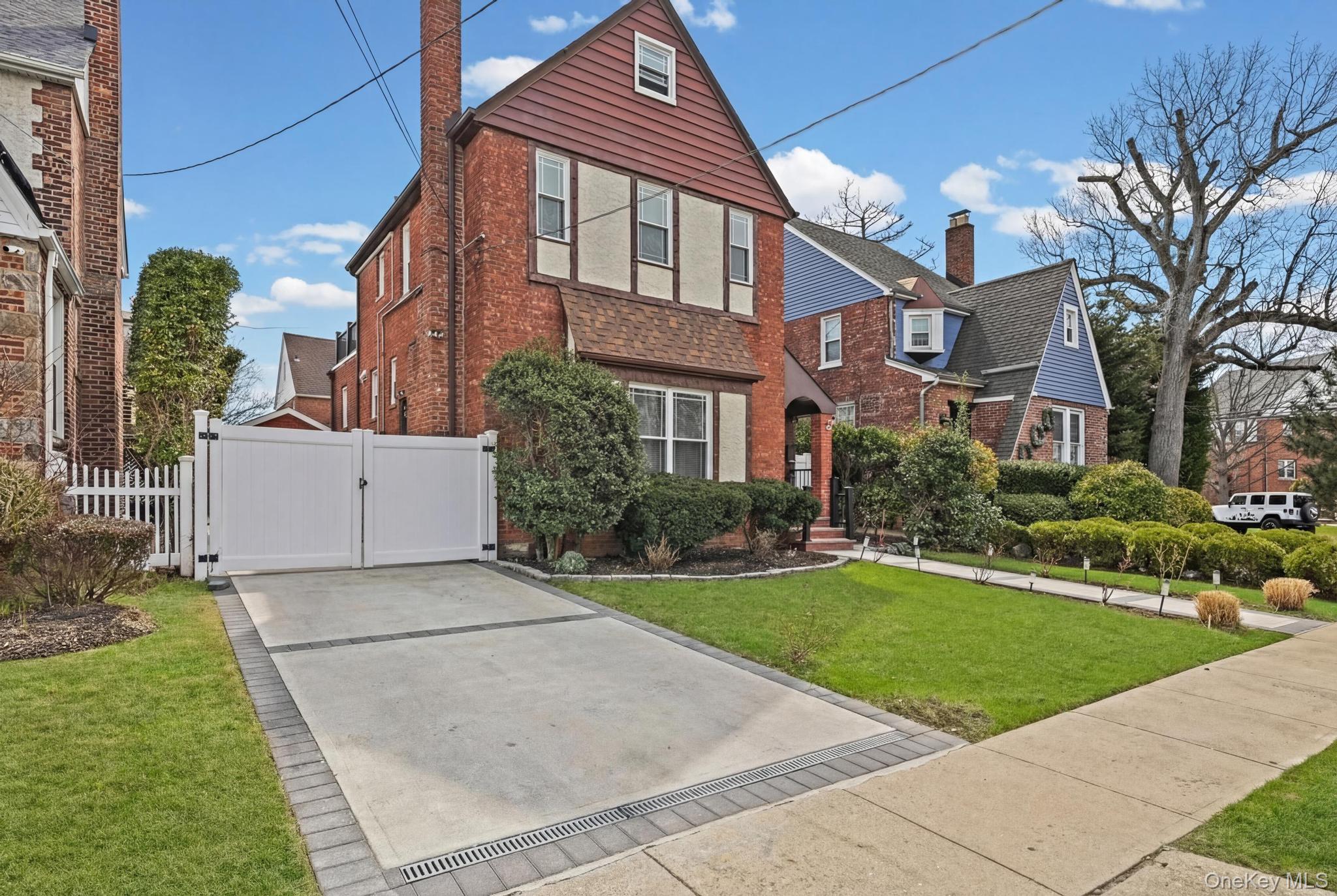 6 Dubonnet Road Valley Stream, NY 11581 - Photo 2 of 27