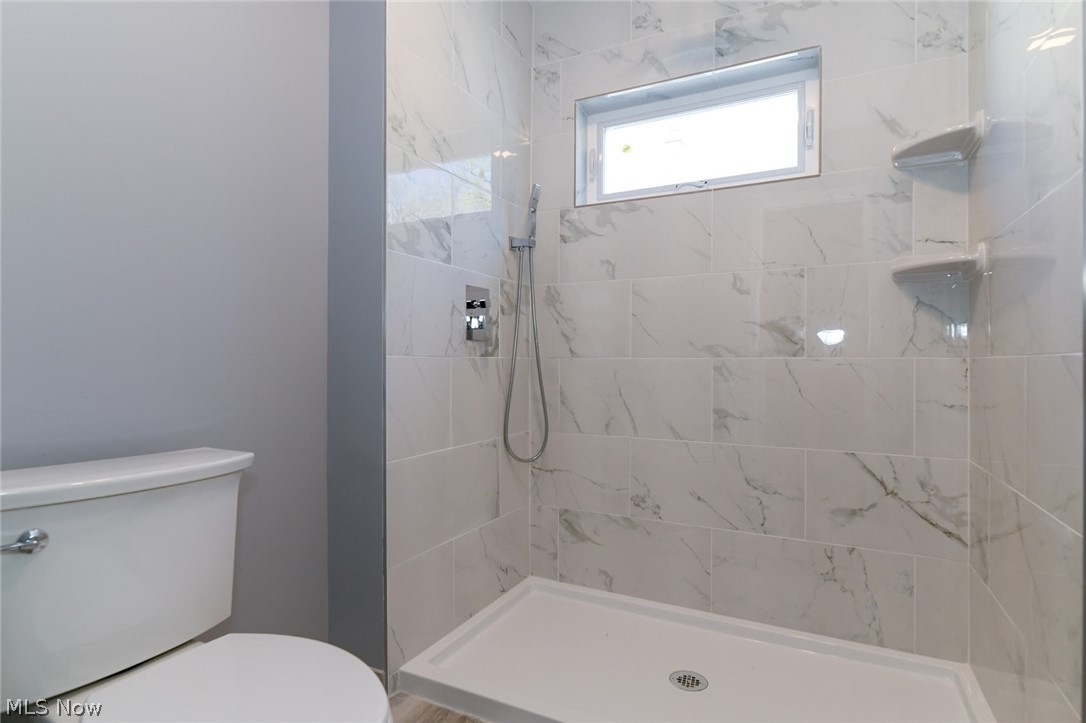 1209 Lander Road Cleveland, OH 44124 - Photo 15 of 23