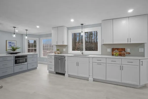 $1,089,900 | 260 Summer Street, Walpole, MA 02071