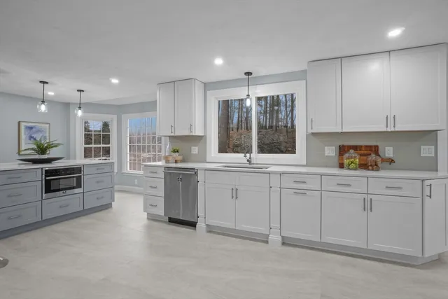 $1,099,900 | 260 Summer Street, Walpole, MA 02071