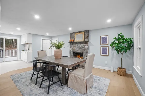 $1,089,900 | 260 Summer Street, Walpole, MA 02071