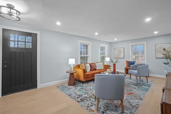 $1,089,900 | 260 Summer Street, Walpole, MA 02071
