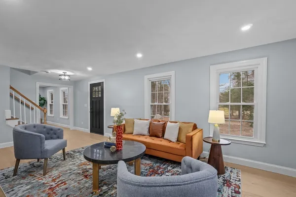 $1,089,900 | 260 Summer Street, Walpole, MA 02071