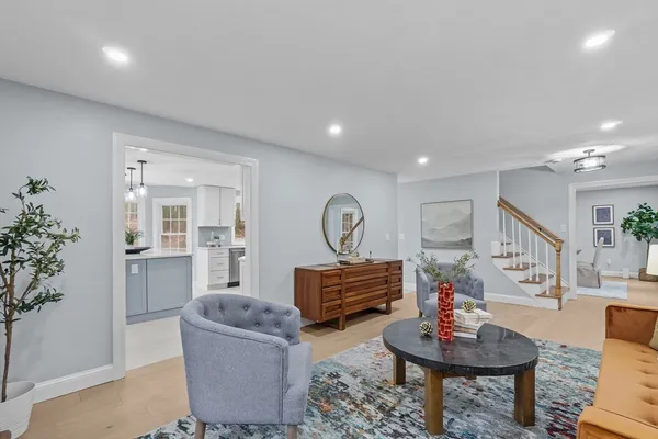 $1,089,900 | 260 Summer Street, Walpole, MA 02071