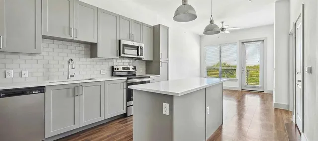 $1,449 | 5332 Trinity River Trail, Unit 1515, Fort Worth, TX 76114