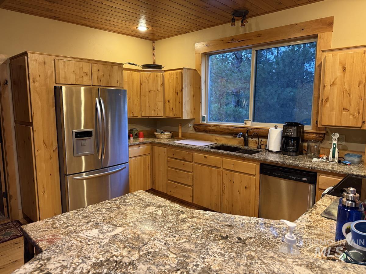 515 Cabarton Road Cascade, ID 83611 - Photo 15 of 36