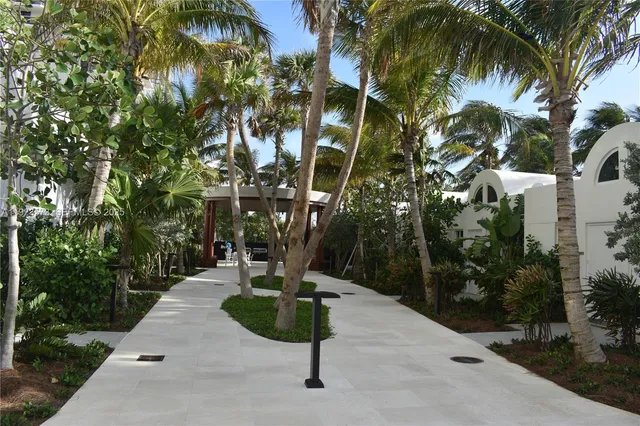 $6,000 | 6365 Collins Avenue, Unit 3804, Miami Beach, FL 33141