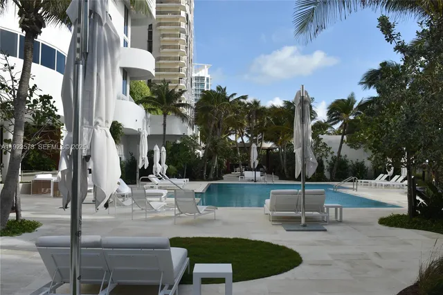$6,000 | 6365 Collins Avenue, Unit 3804, Miami Beach, FL 33141