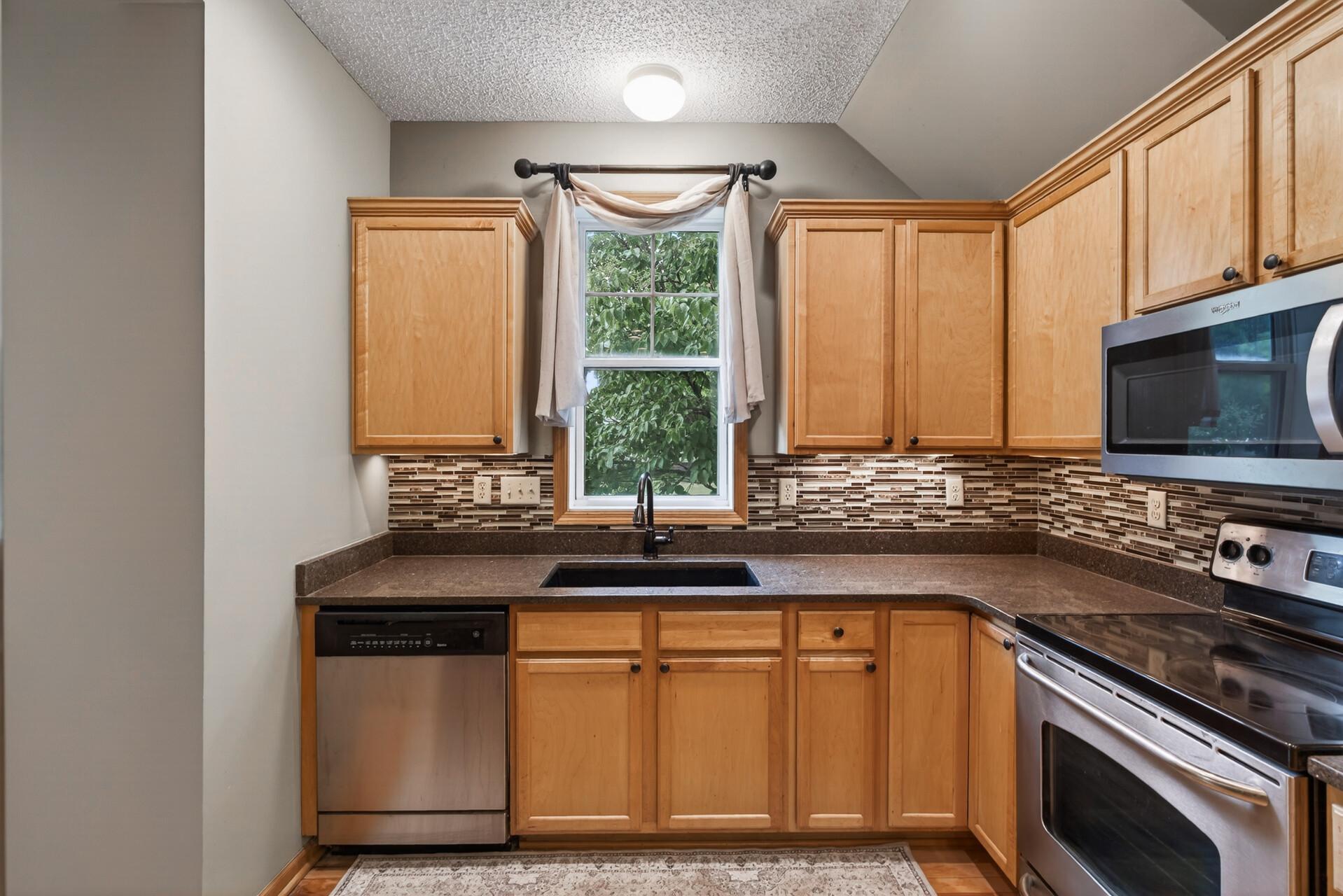 13493 Brick Path Rosemount, MN 55068 - Photo 7 of 30