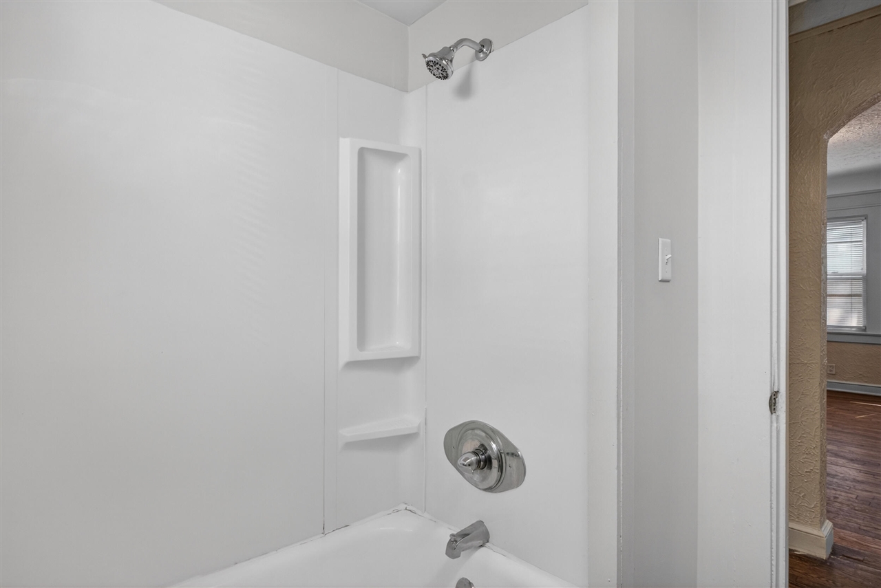 242 West High Street Jackson, MI 49203 - Photo 29 of 41