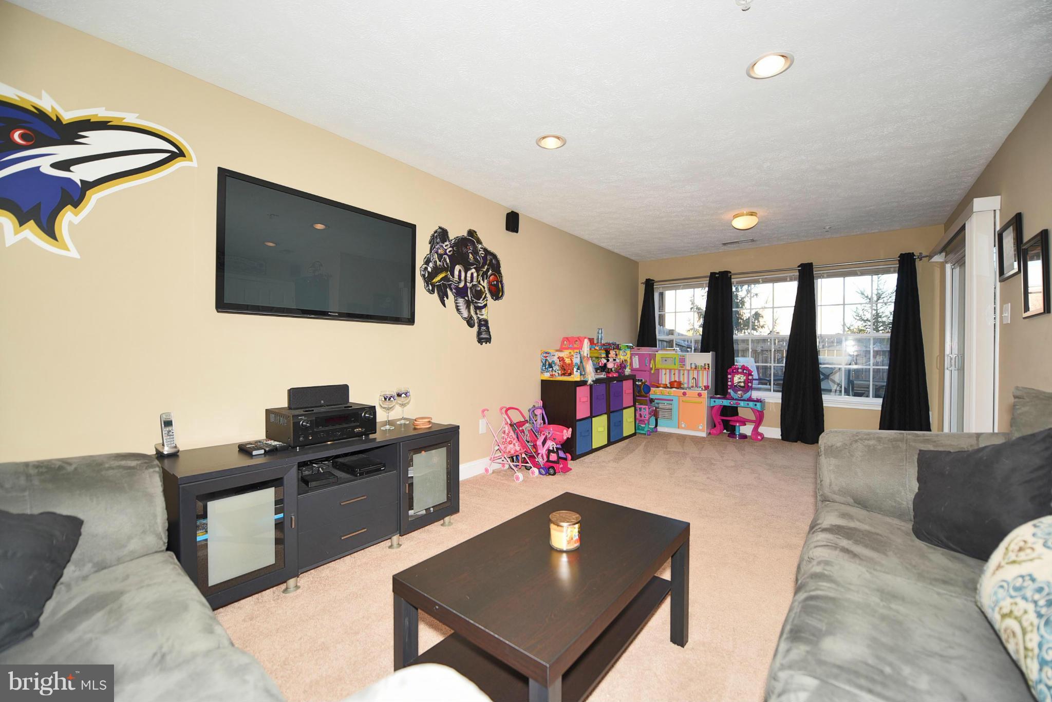 9868 Decatur Road Baltimore, MD 21220 - Photo 3 of 30 Main level family room