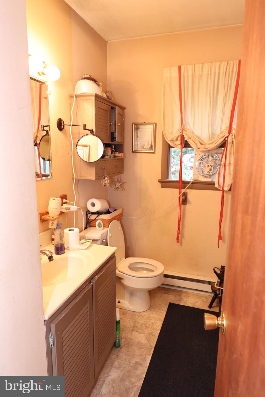 28395 Adkins Road Salisbury, MD 21801 - Photo 9 of 14 Full Bathroom