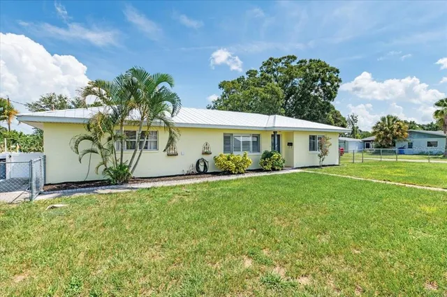 $480,000 | 3402 15th Avenue West, Bradenton, FL 34205