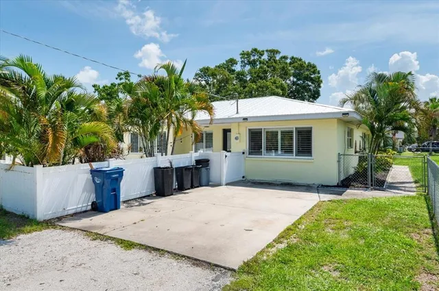$480,000 | 3402 15th Avenue West, Bradenton, FL 34205
