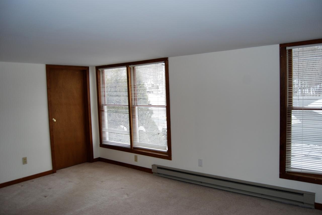 2 Parade Hill Road New Canaan, CT 06840 - Photo 3 of 6 First Floor Unit