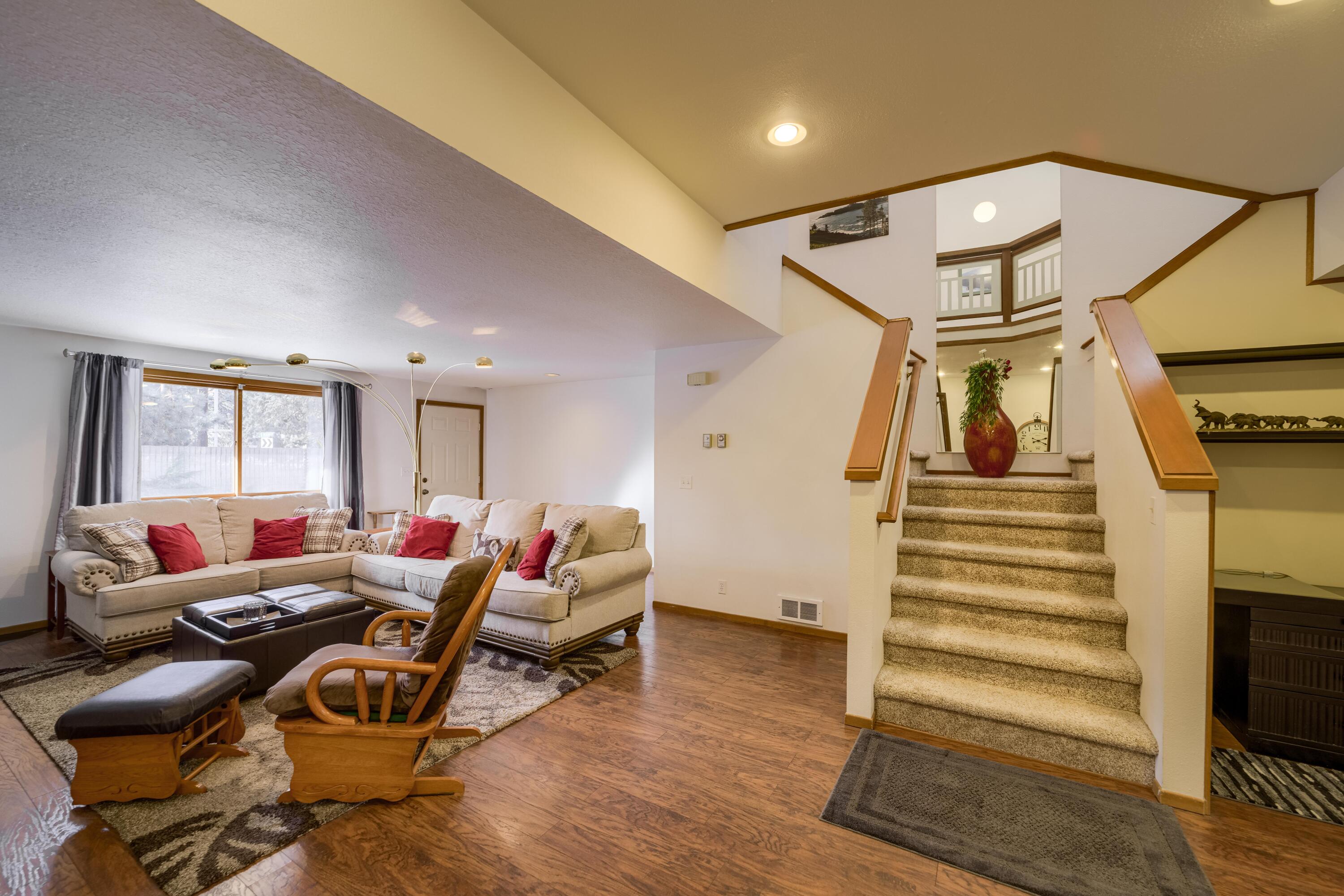 1050 Northeast Butler Market Road, Unit 11 Bend, OR 97701 - Photo 10 of 44 1050_NE_Butler_Market_Rd_#11-9