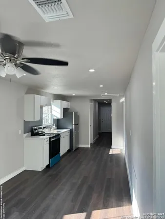 $1,525 | 1005 Division Avenue, San Antonio, TX 78225