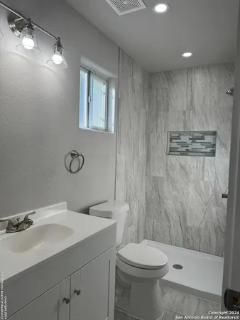 $1,525 | 1005 Division Avenue, San Antonio, TX 78225