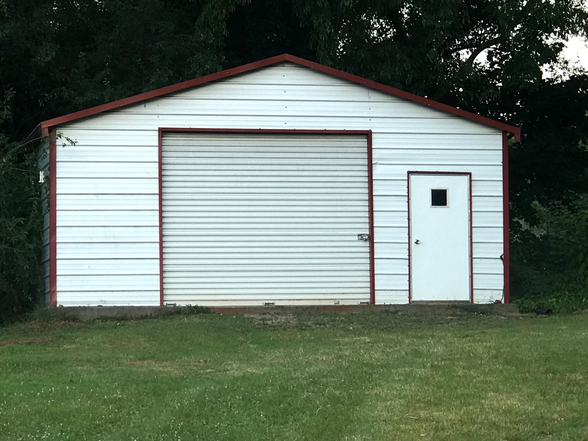 4916 Hazelridge Road Northwest Roanoke, VA 24012 - Photo 2 of 12 Wonderful detached 1-car garage