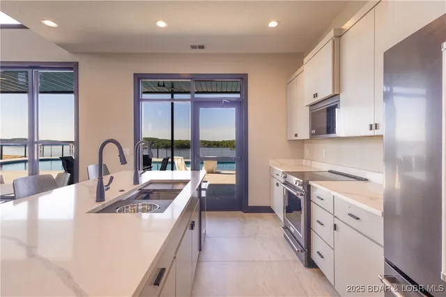 $369,900 | 100 Blue Heron Hill Lane, Unit 110, Lake Ozark, MO 65049