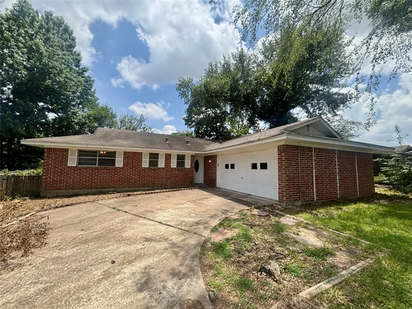 $1,650 | 2013 Oaklawn Drive, Conroe, TX 77304