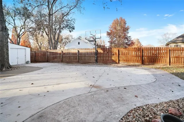 $975,000 | 2303 College Avenue, Manhattan, KS 66502