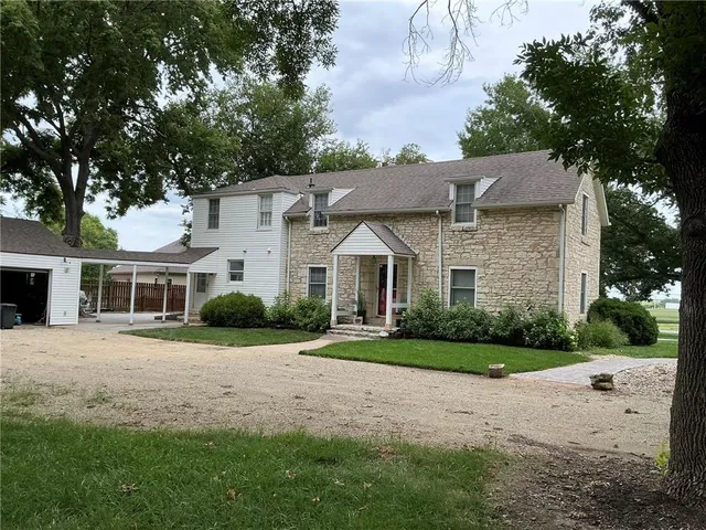 $975,000 | 2303 College Avenue, Manhattan, KS 66502