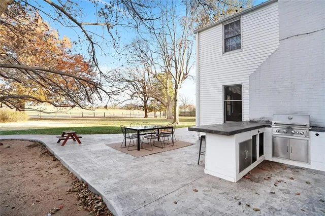 $975,000 | 2303 College Avenue, Manhattan, KS 66502