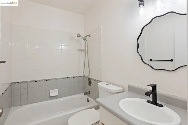 $339,000 | 7 Commodore Drive, Unit A355, Emeryville, CA 94608