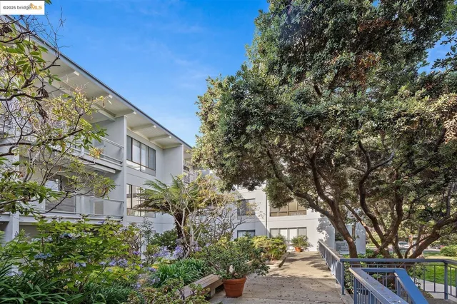 $339,000 | 7 Commodore Drive, Unit A355, Emeryville, CA 94608