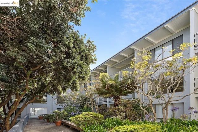 $339,000 | 7 Commodore Drive, Unit A355, Emeryville, CA 94608