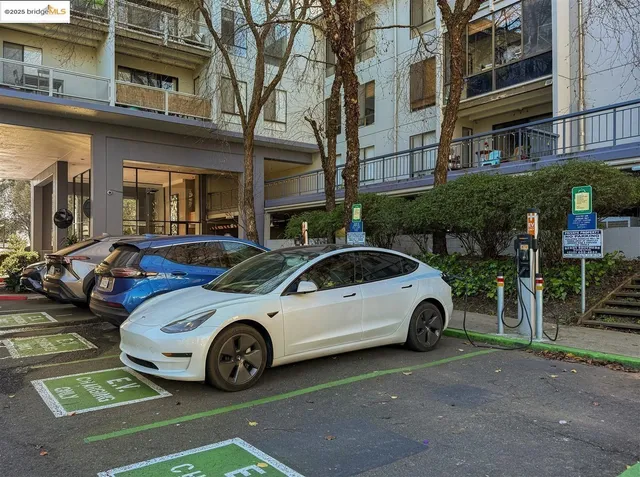 $339,000 | 7 Commodore Drive, Unit A355, Emeryville, CA 94608