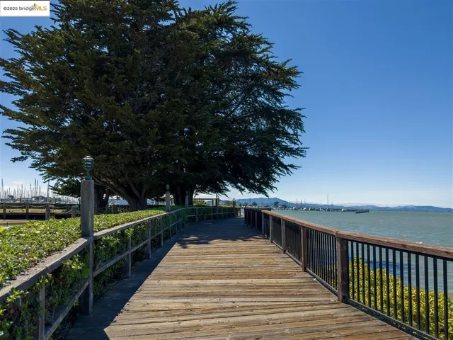 $339,000 | 7 Commodore Drive, Unit A355, Emeryville, CA 94608