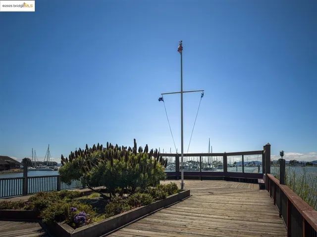 $339,000 | 7 Commodore Drive, Unit A355, Emeryville, CA 94608