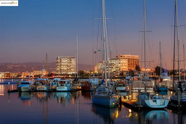 $339,000 | 7 Commodore Drive, Unit A355, Emeryville, CA 94608