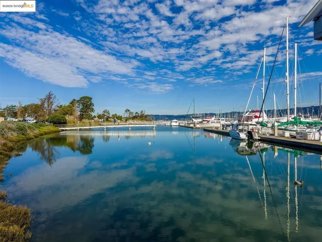 $339,000 | 7 Commodore Drive, Unit A355, Emeryville, CA 94608