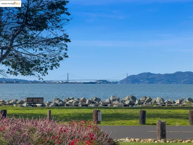 $339,000 | 7 Commodore Drive, Unit A355, Emeryville, CA 94608