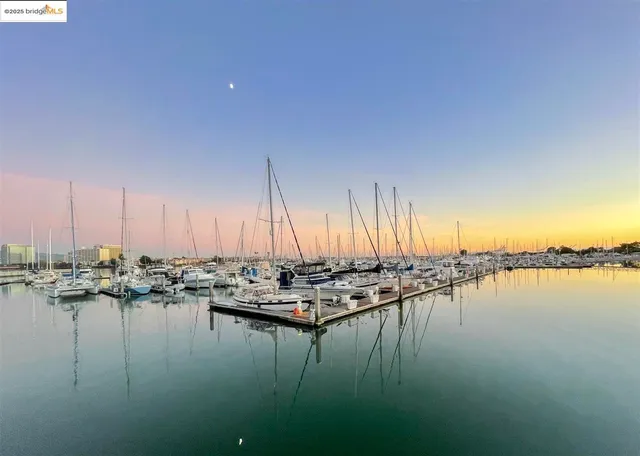 $339,000 | 7 Commodore Drive, Unit A355, Emeryville, CA 94608