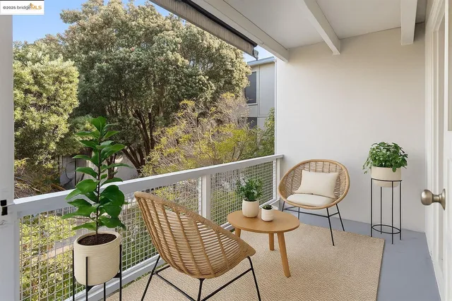 $339,000 | 7 Commodore Drive, Unit A355, Emeryville, CA 94608