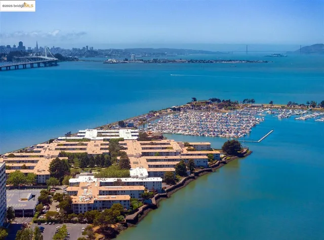 $339,000 | 7 Commodore Drive, Unit A355, Emeryville, CA 94608