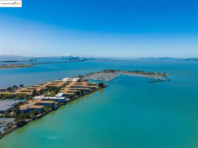 $339,000 | 7 Commodore Drive, Unit A355, Emeryville, CA 94608