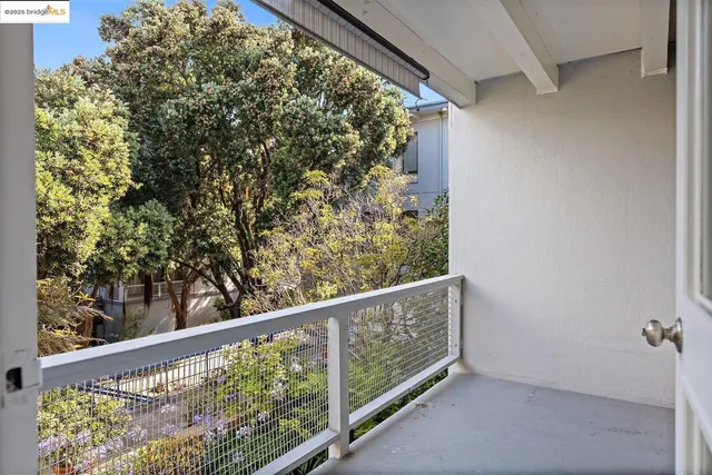 $339,000 | 7 Commodore Drive, Unit A355, Emeryville, CA 94608