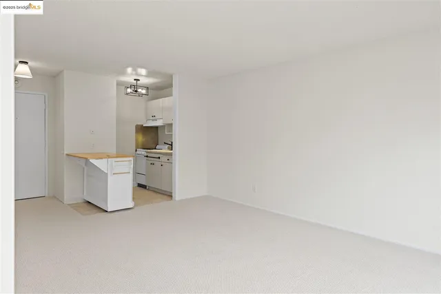 $339,000 | 7 Commodore Drive, Unit A355, Emeryville, CA 94608