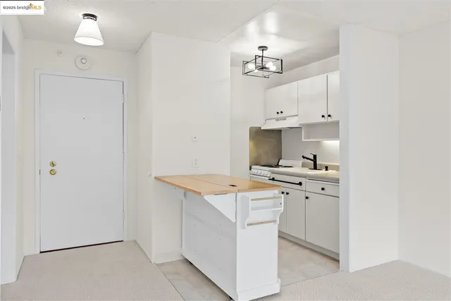 $339,000 | 7 Commodore Drive, Unit A355, Emeryville, CA 94608