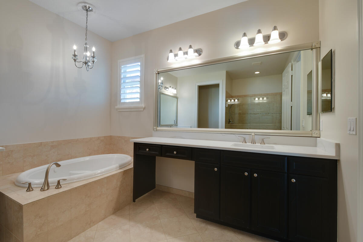151 Whale Cay Way Jupiter, FL 33458 - Photo 31 of 64 Primary Bathroom