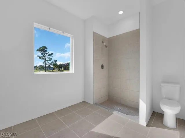 a bathroom with a toilet