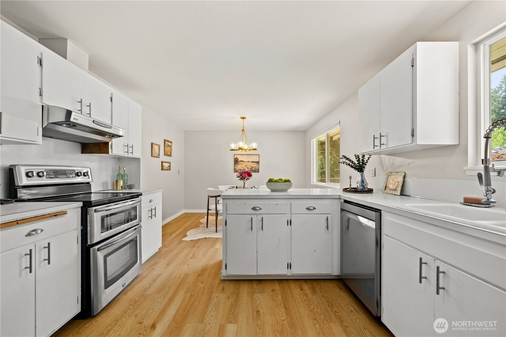 8021 181st Place Southwest Edmonds, WA 98026 - Photo 14 of 40