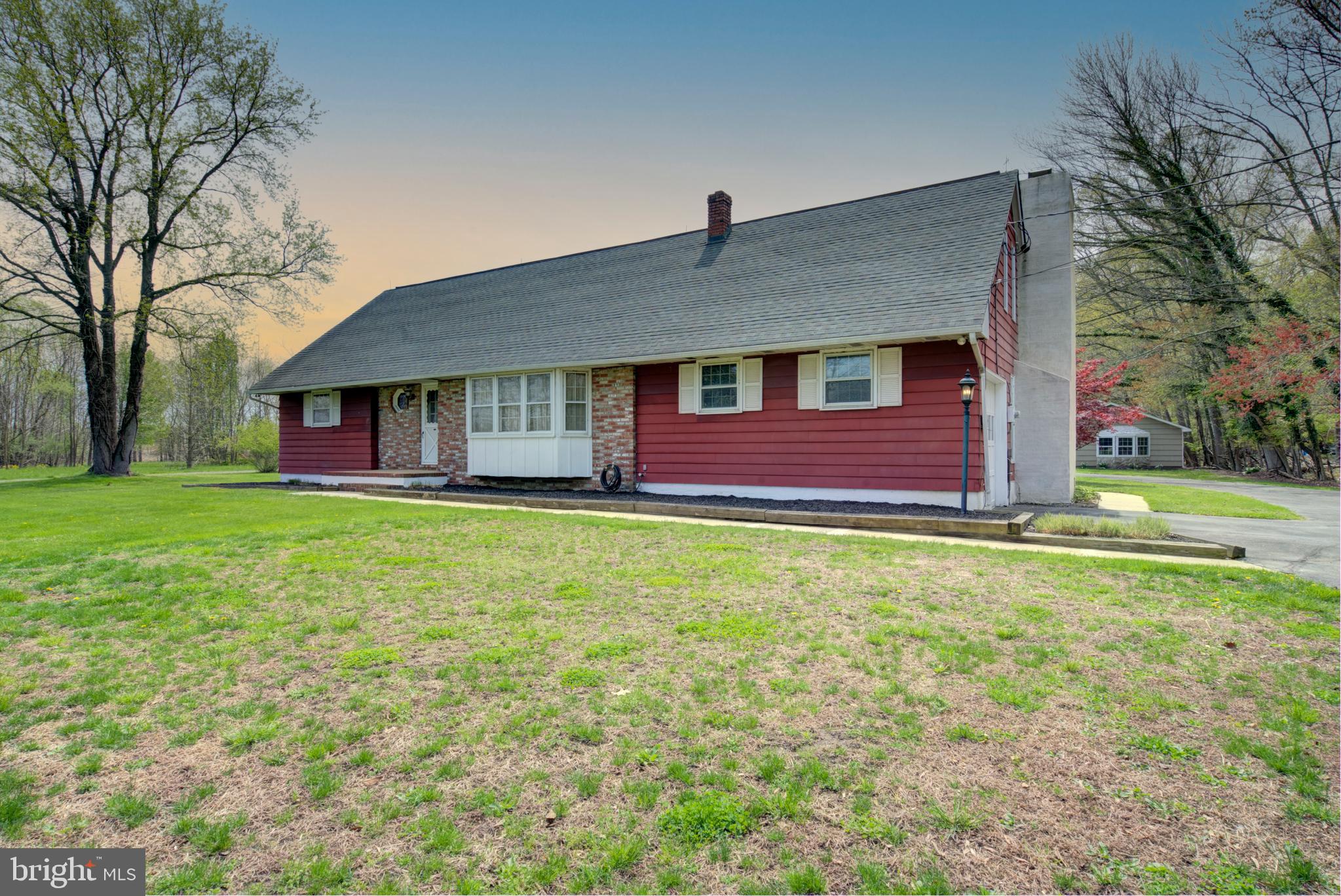 31 Oxmead Road Westampton, NJ 08060 - Photo 3 of 35 Front and Side