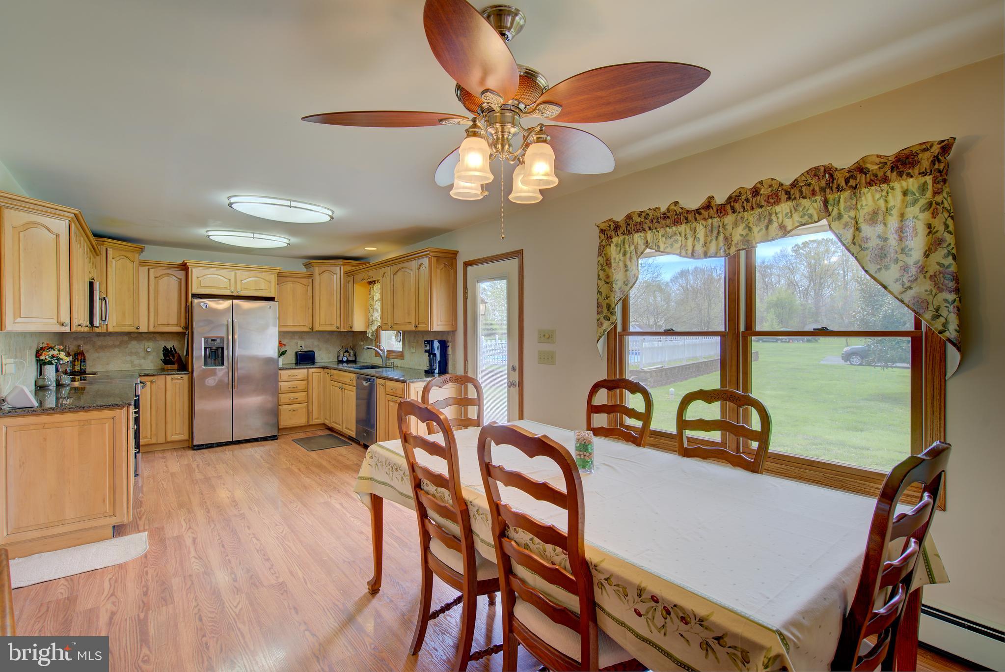31 Oxmead Road Westampton, NJ 08060 - Photo 21 of 35 Kitchen Eat In